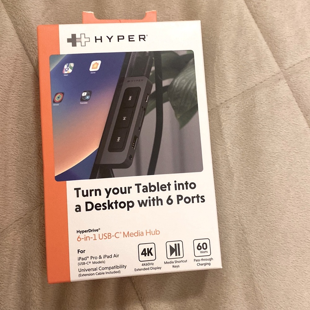 Hyper 6 in 1 media hub